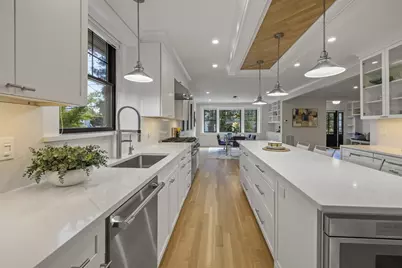 579 Centre St, Newton, MA 02458 - Photo 11