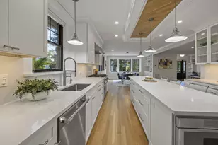 579 Centre St, Newton, MA 02458 - Photo 11
