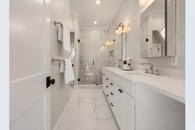 579 Centre St, Newton, MA 02458 - Photo 23