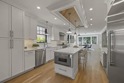 579 Centre St, Newton, MA 02458 - Photo 9