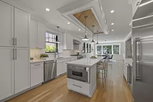 579 Centre St, Newton, MA 02458 - Photo 9