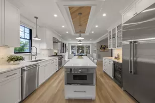 579 Centre St, Newton, MA 02458 - Photo 11