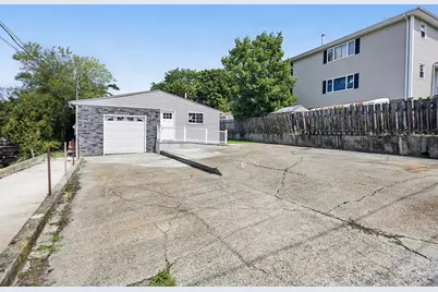24 Emerson St, Fall River, MA 02720 - Photo 3