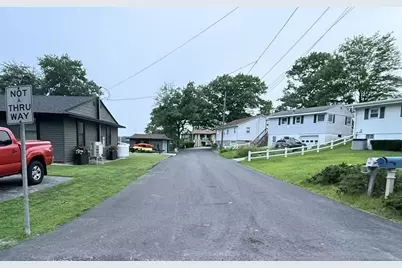 60 Wakefield Ave Webster Lake, Webster, MA 01570 - Photo 17