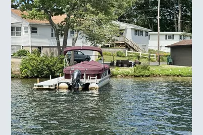 60 Wakefield Ave Webster Lake, Webster, MA 01570 - Photo 5