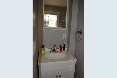 14 Hartford Ave E, Uxbridge, MA 01569 - Photo 9