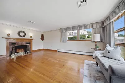 19 Daley Ave, Methuen, MA 01844 - Photo 9