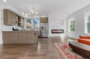 10R Spring Garden St, Boston, MA 02125 - Photo 3