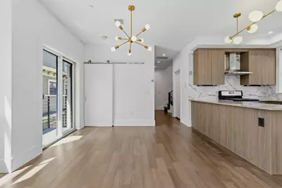 10R Spring Garden St #3, Boston, MA 02125 - Photo 9