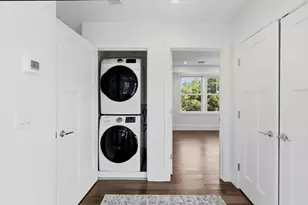 10R Spring Garden St, Boston, MA 02125 - Photo 29