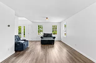 21 Forestview Dr, Fairhaven, MA 02719 - Photo 7