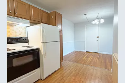 1077 Chestnut St #8, Newton, MA 02464 - Photo 9