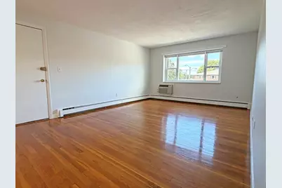 1077 Chestnut St #8, Newton, MA 02464 - Photo 3
