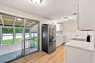46 Kay St, Springfield, MA 01109 - Photo 7