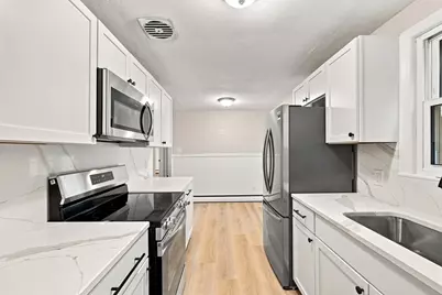 46 Kay St, Springfield, MA 01109 - Photo 5