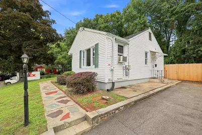 46 Kay St, Springfield, MA 01109 - Photo 3