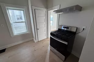 42 1/2 Cabot, Beverly, MA 01915 - Photo 5