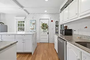 16 Allen St, Northborough, MA 01532 - Photo 7