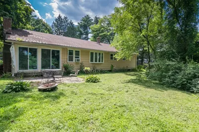 3 Montgomery Ave, Holyoke, MA 01040 - Photo 17