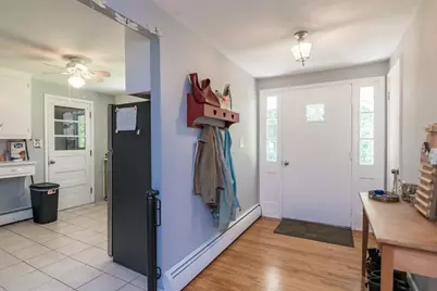 3 Montgomery Ave, Holyoke, MA 01040 - Photo 3