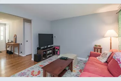 3 Montgomery Ave, Holyoke, MA 01040 - Photo 9