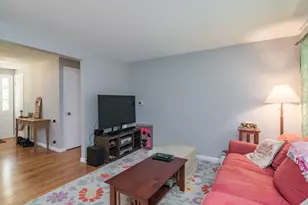 3 Montgomery Ave, Holyoke, MA 01040 - Photo 9