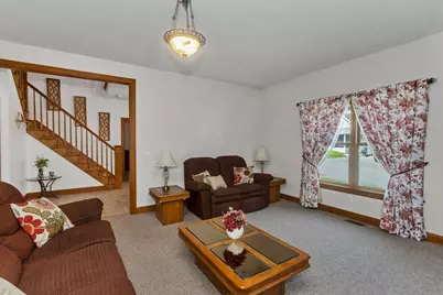 27 Landing Dr, Chicopee, MA 01020 - Photo 3