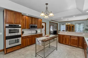 27 Landing Dr, Chicopee, MA 01020 - Photo 5