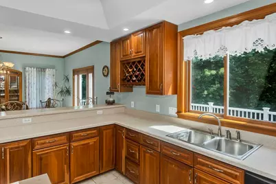 27 Landing Dr, Chicopee, MA 01020 - Photo 11