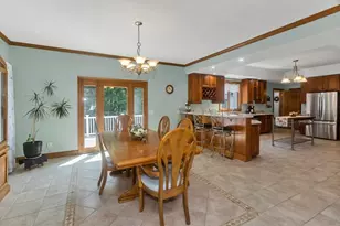27 Landing Dr, Chicopee, MA 01020 - Photo 9