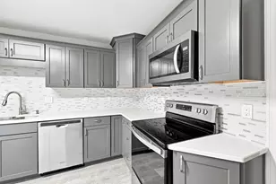 90 Colonial Cir, Chicopee, MA 01020 - Photo 5