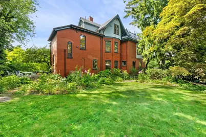 140 Upland Road, Cambridge, MA 02140 - Photo 5