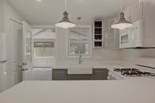 225 Mt Pleasant St, Fall River, MA 02720 - Photo 9