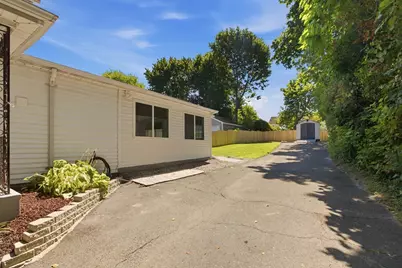 225 Mount Pleasant St, Fall River, MA 02720 - Photo 31