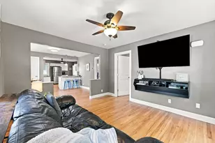 37 Kensington St, Agawam, MA 01030 - Photo 5