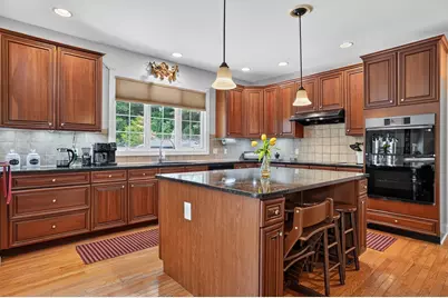 18 Valley View Dr, Grafton, MA 01536 - Photo 3