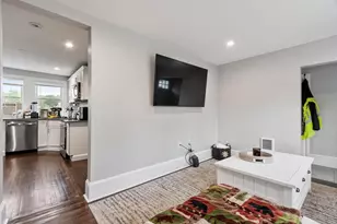 11 Town Hill St, Quincy, MA 02169 - Photo 11