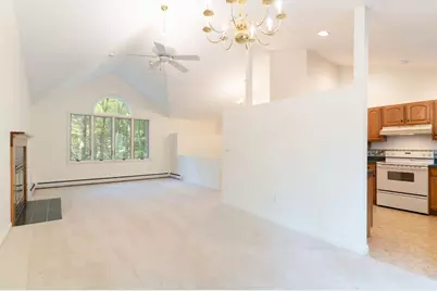 611 Henshaw St, Leicester, MA 01542 - Photo 9
