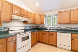 611 Henshaw St, Leicester, MA 01542 - Photo 13