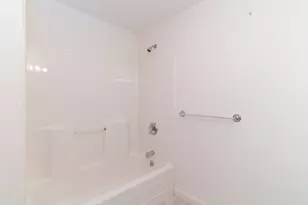 611 Henshaw St, Leicester, MA 01542 - Photo 19