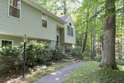 611 Henshaw St, Leicester, MA 01542 - Photo 3