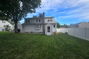 14 Ridgewood Cir, Lawrence, MA 01843 - Photo 5