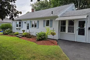 14 Ridgewood Cir, Lawrence, MA 01843 - Photo 3