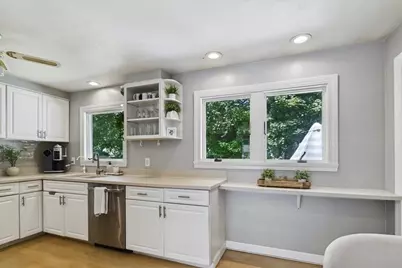 36 Regal St, Holliston, MA 01746 - Photo 7