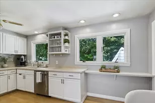 36 Regal St, Holliston, MA 01746 - Photo 7