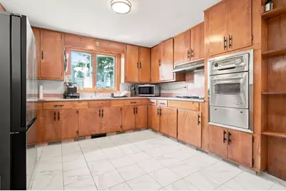 32 Villa Ave, Everett, MA 02149 - Photo 13