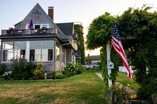 11 Bluff Rd, Hull, MA 02045 - Photo 1