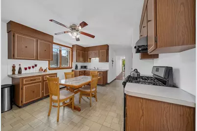 85 Arlington, Revere, MA 02151 - Photo 9