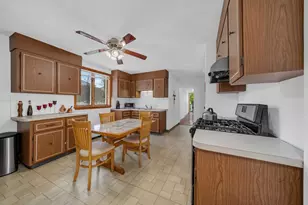85 Arlington, Revere, MA 02151 - Photo 9