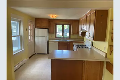 35 Sparks Street, Lowell, MA 01854 - Photo 3